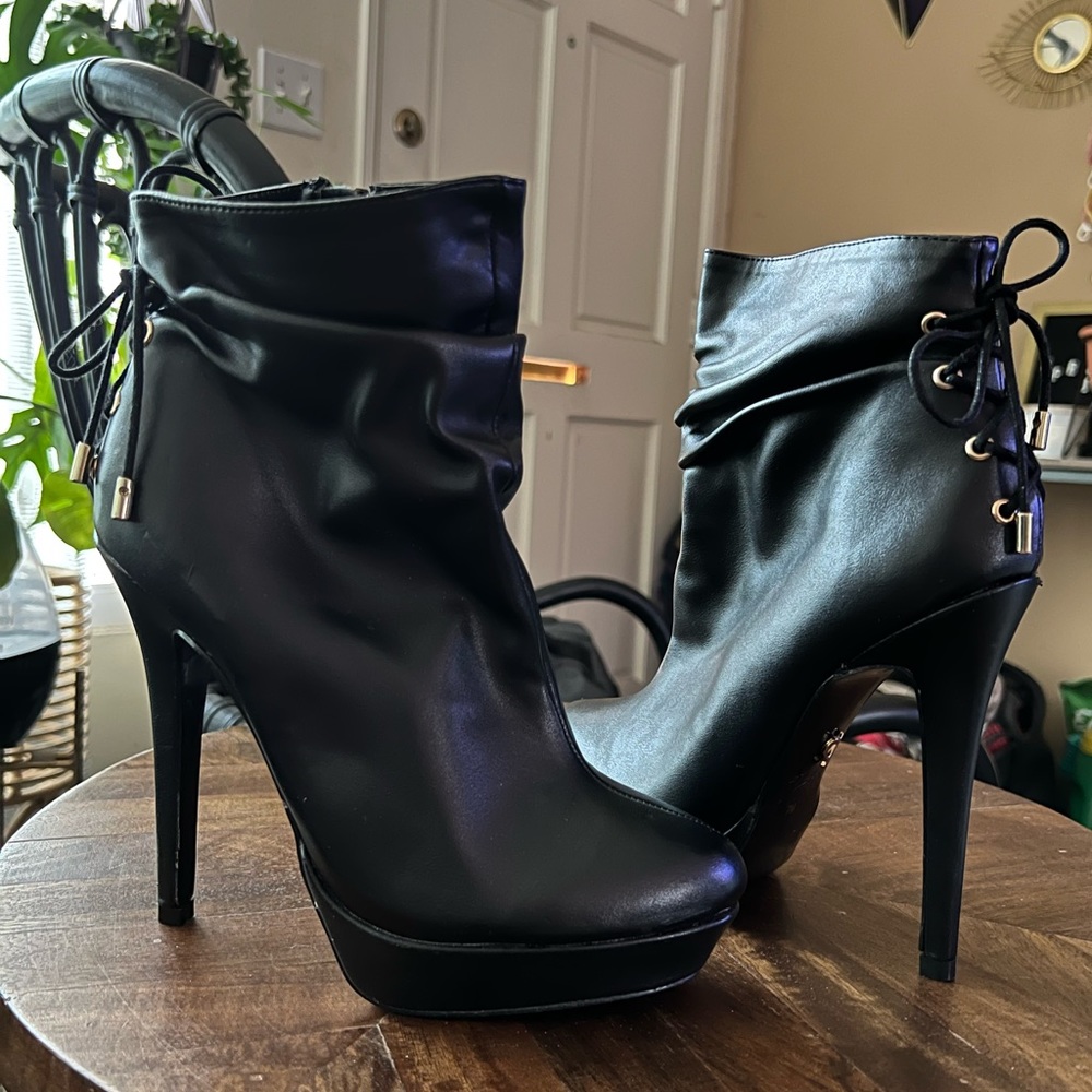 Thalia Sodi black platform ankle boots booties 7